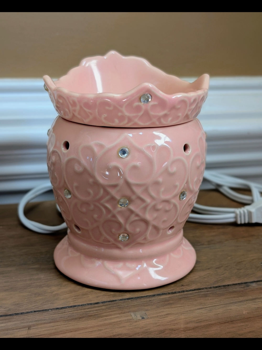 Scentsy Pink Tiara Ceramic Electric Wax Warmer with Rhinestone Accents